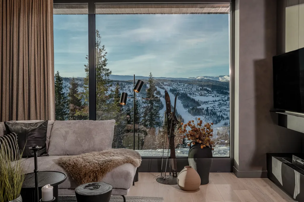 Apartment A11, Kvitfjell, Norway: living room windows overlooking the slopes